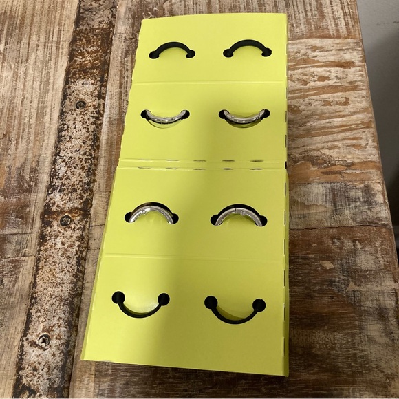 Onn Black Protective Holder for Apple AirTag Set of 4 - Picture 10 of 11